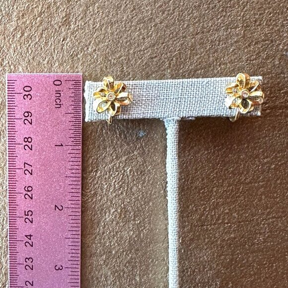 Vintage Gold-Tone Flower Clip-On Earrings With Rhinestone Accents Small Size - Picture 3 of 8